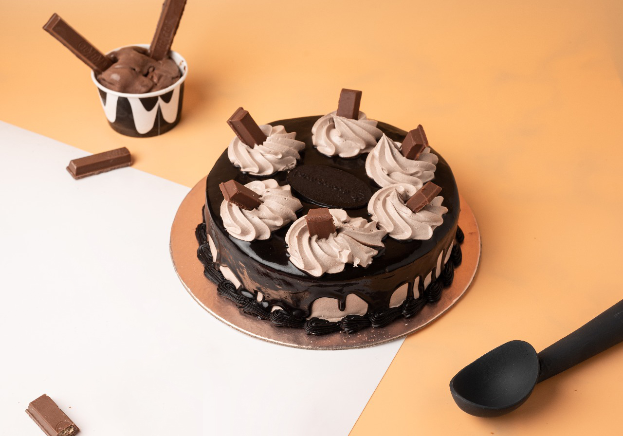 Indulgent Birthday Dreams: Exploring Mama Mia’s Diverse Cake Flavours!